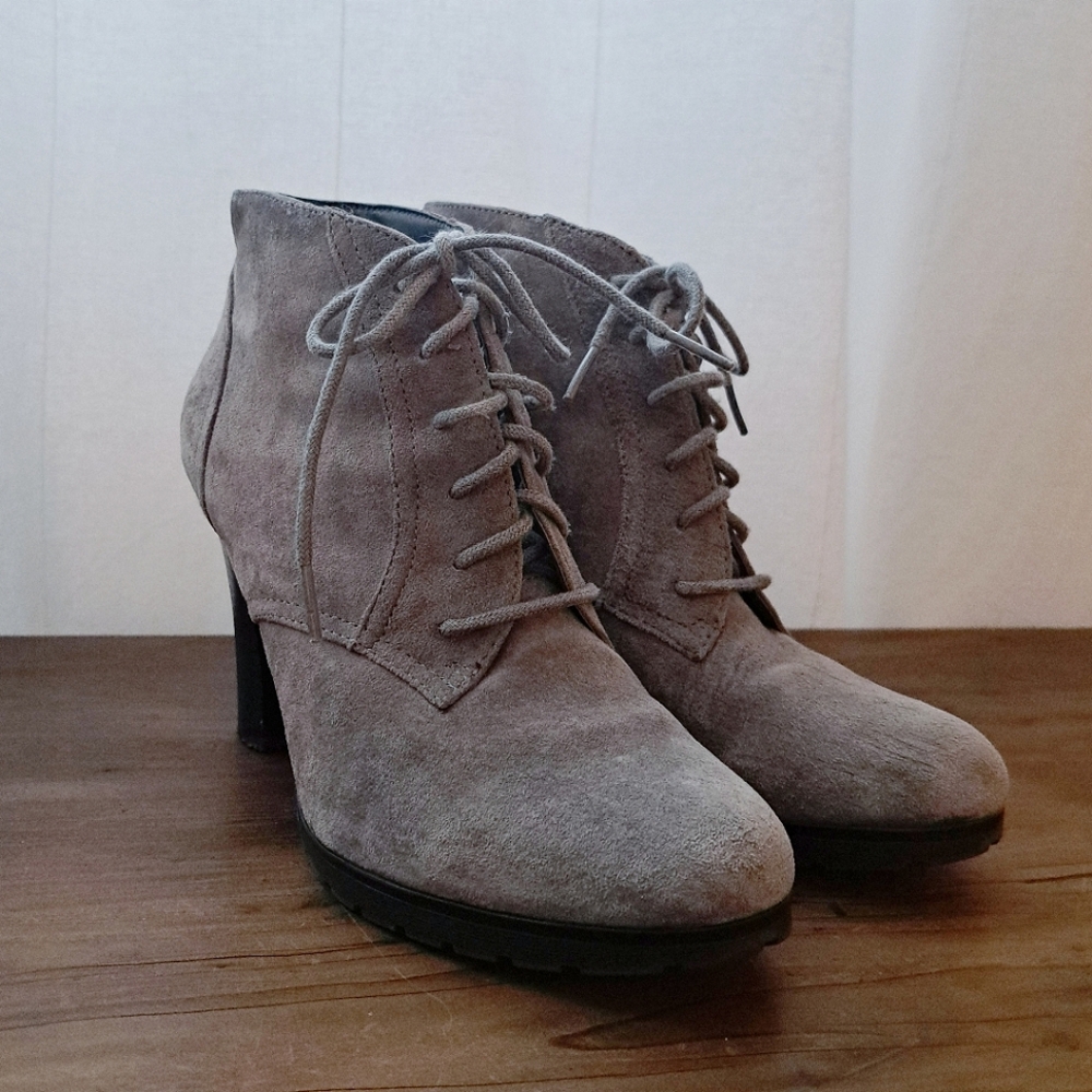White Mountain Grey Suede Heeled Boots Size 9